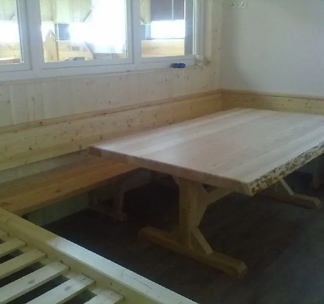 TP Exklusiv Zimmerei GmbH – Sitzecke aus Holz