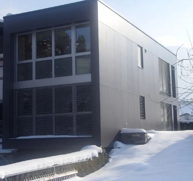 TP Exklusiv Zimmerei GmbH – glatte Holzfassade