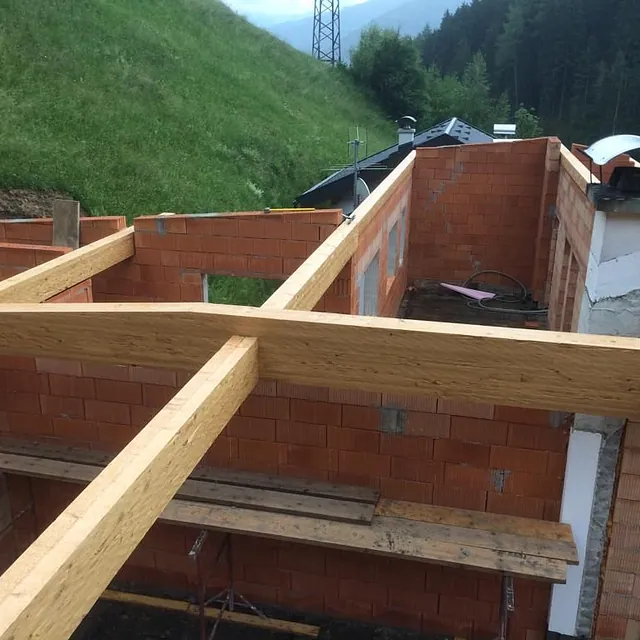 TP Exklusiv Zimmerei GmbH – Balken für das Dach