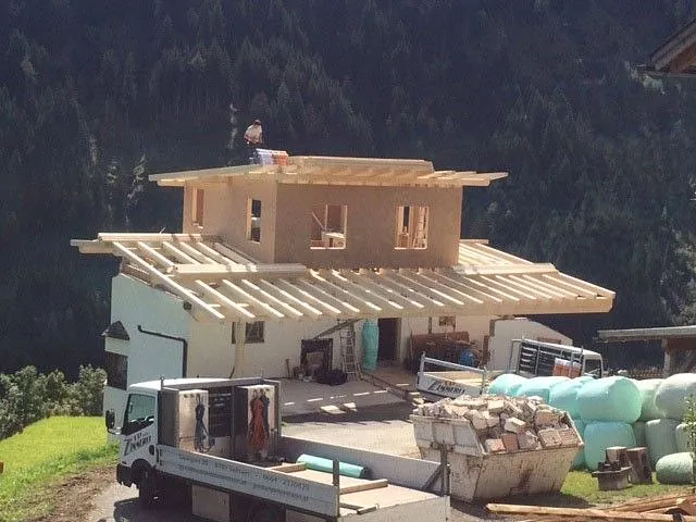 TP Exklusiv Zimmerei GmbH – Hausaufstockung aus Massivholz