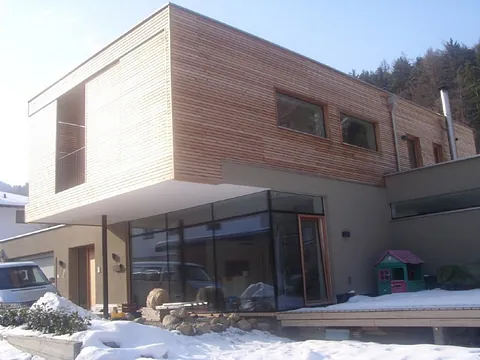 Hausfassade aus Holz