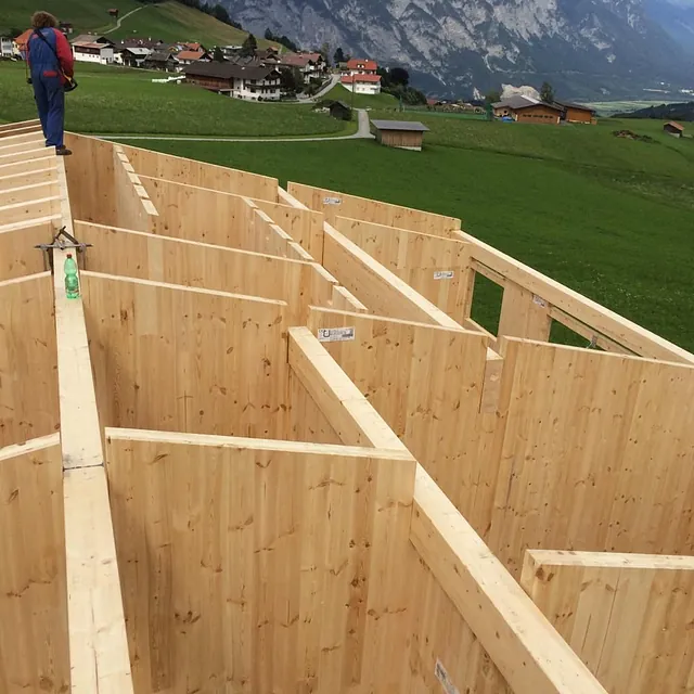 TP Exklusiv Zimmerei GmbH – Innenwände aus Holz