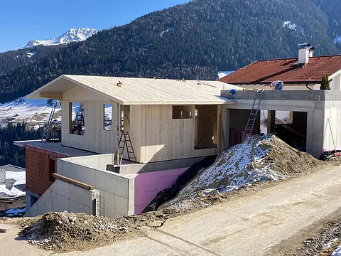 Holzhaus wird gebaut